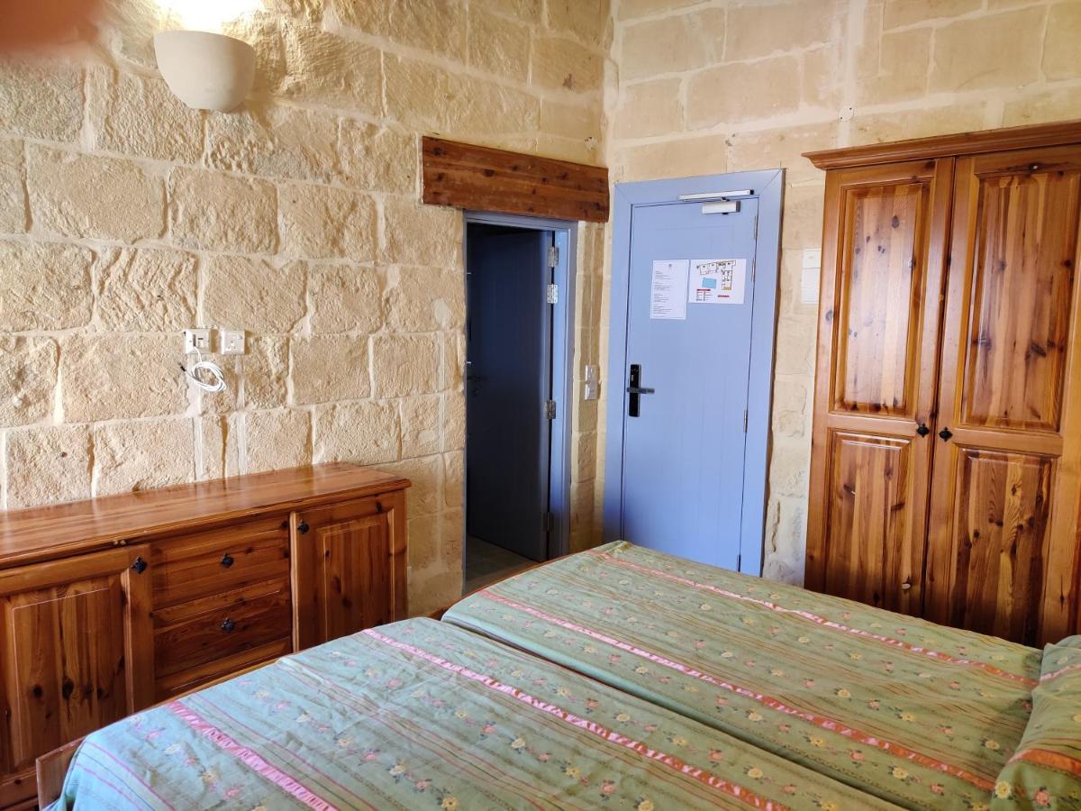 Country Inn Sannat Zewnętrze zdjęcie