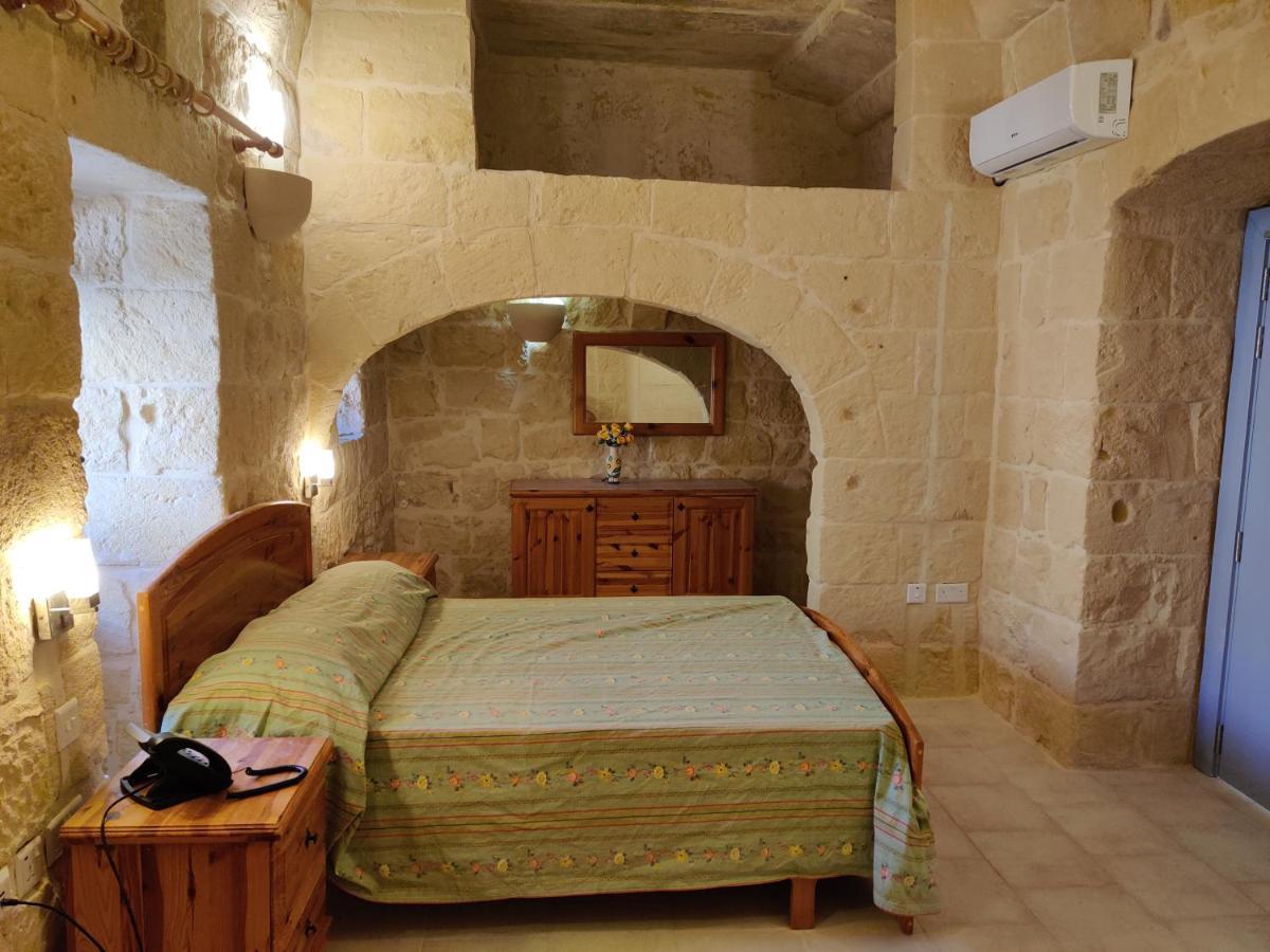 Country Inn Sannat Zewnętrze zdjęcie
