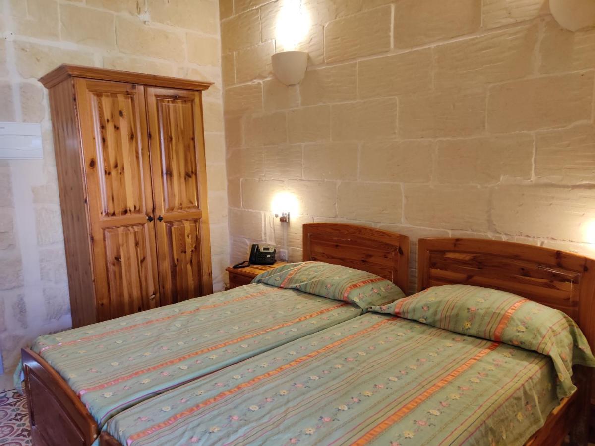 Country Inn Sannat Zewnętrze zdjęcie