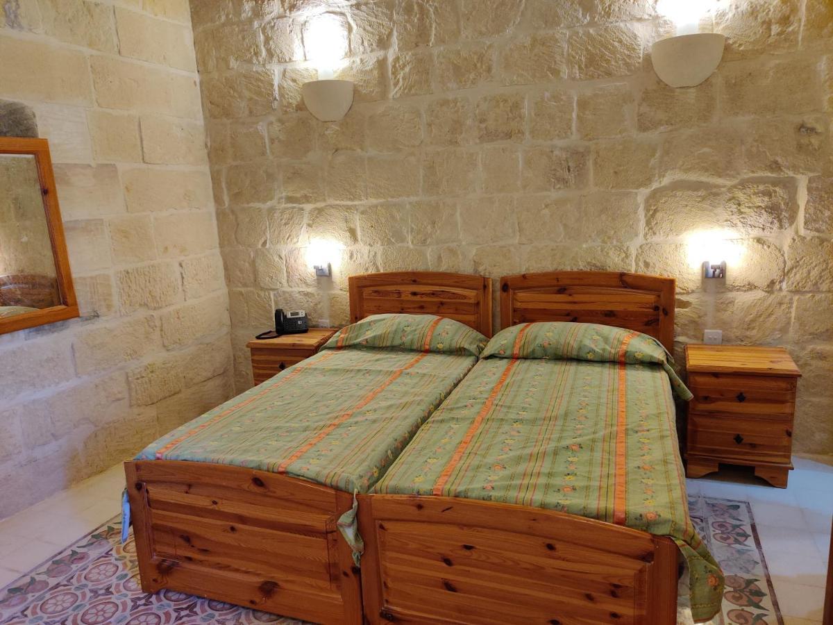 Country Inn Sannat Zewnętrze zdjęcie