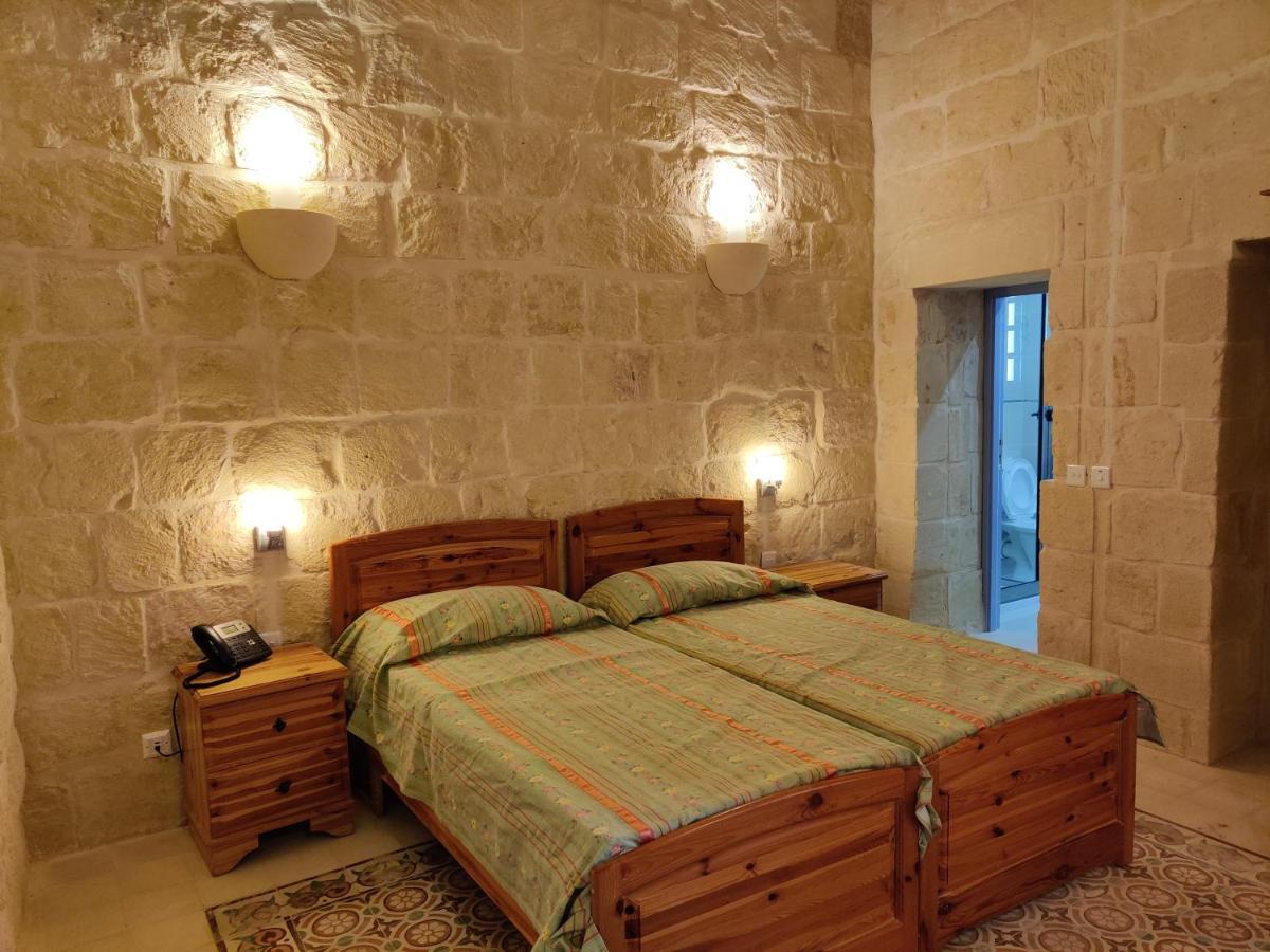Country Inn Sannat Zewnętrze zdjęcie