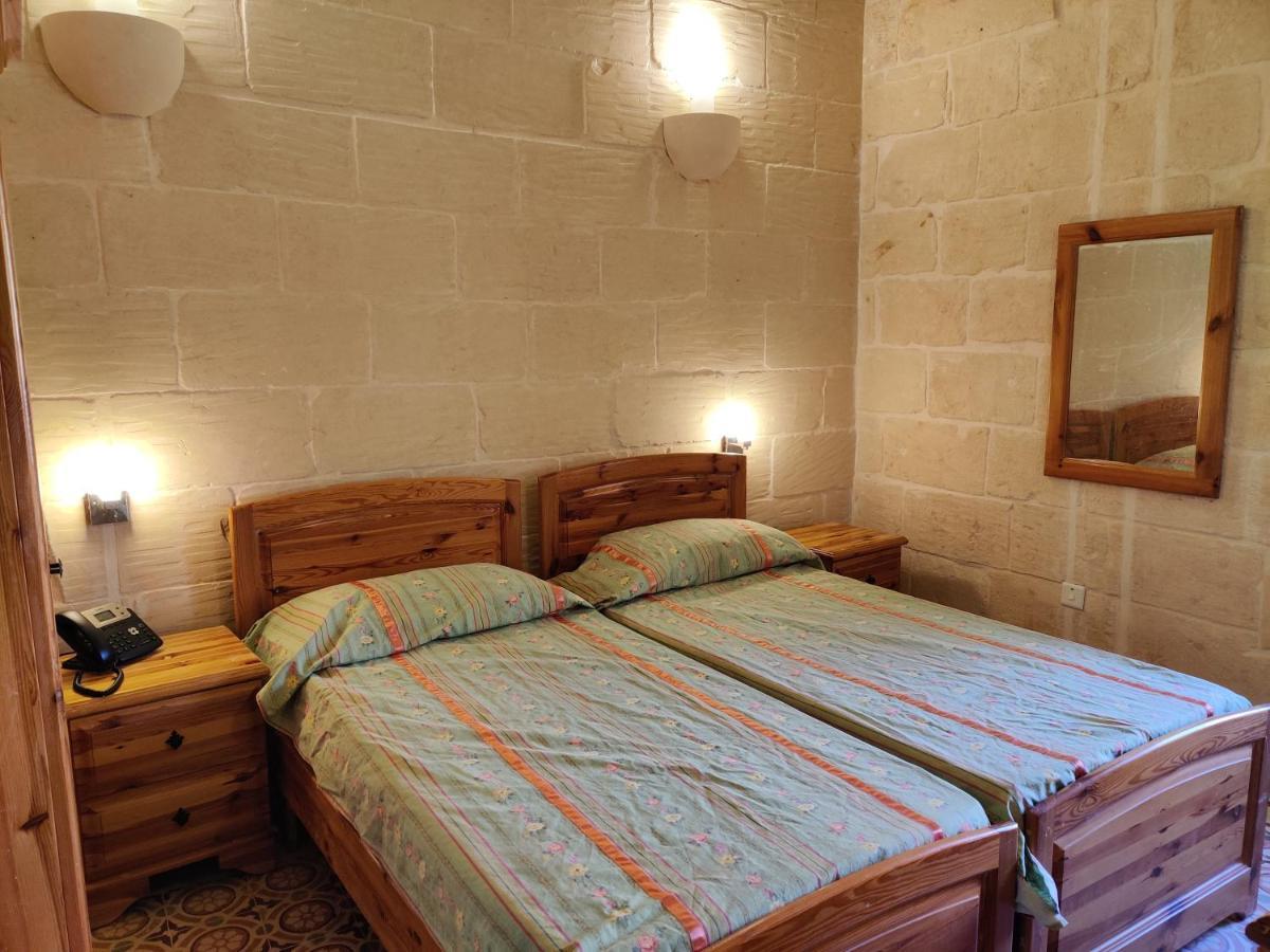 Country Inn Sannat Zewnętrze zdjęcie