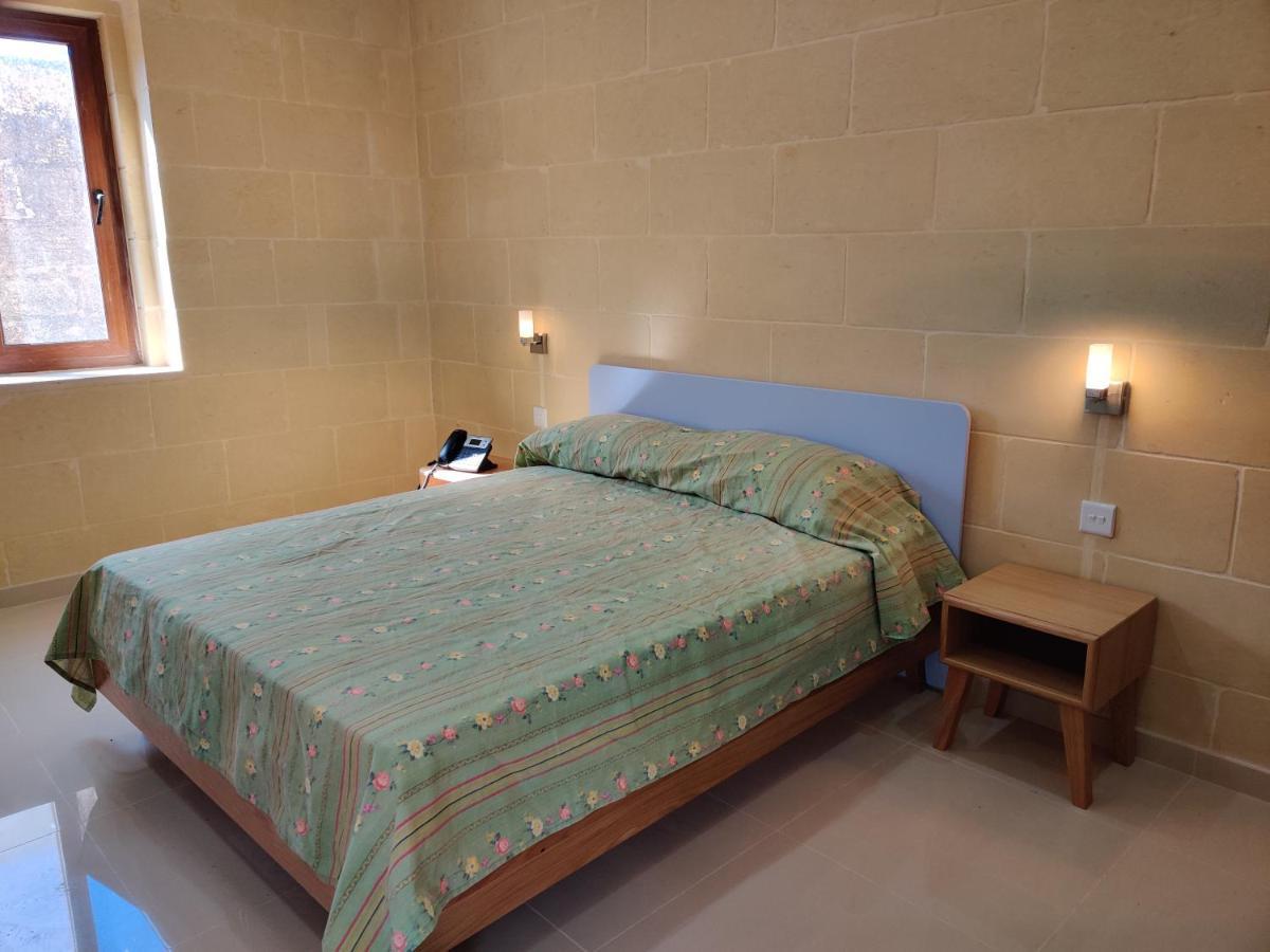 Country Inn Sannat Zewnętrze zdjęcie