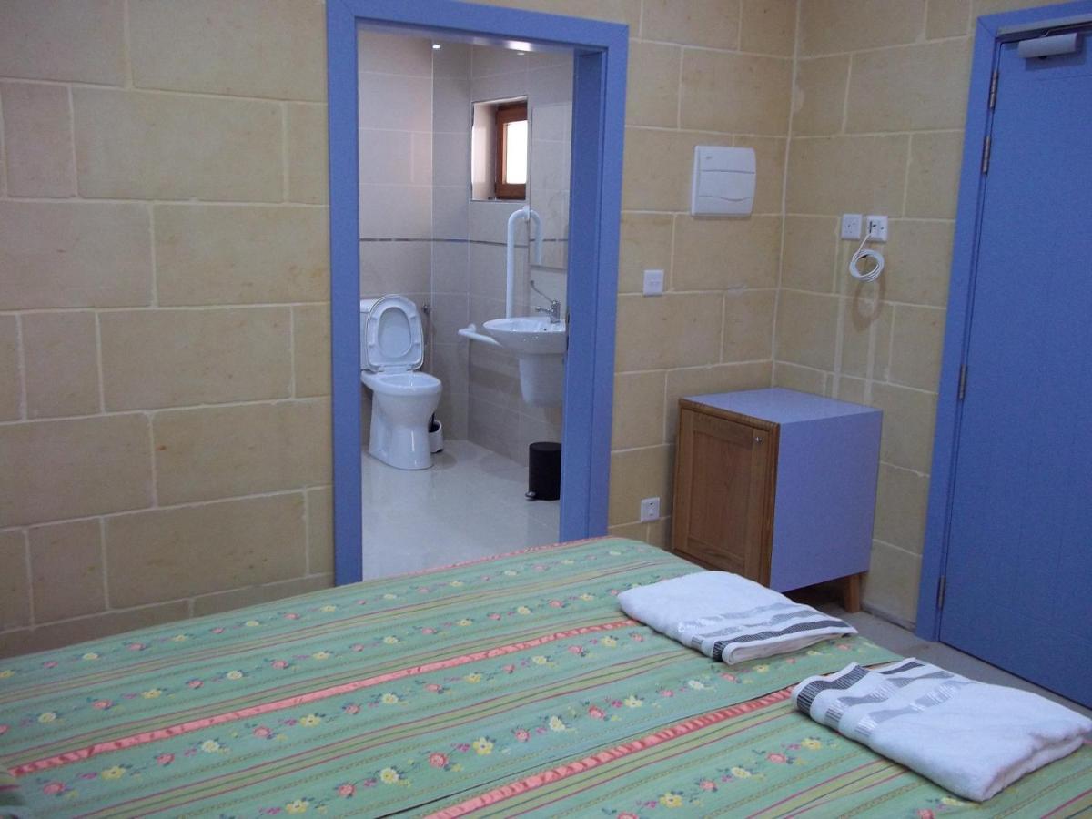 Country Inn Sannat Zewnętrze zdjęcie