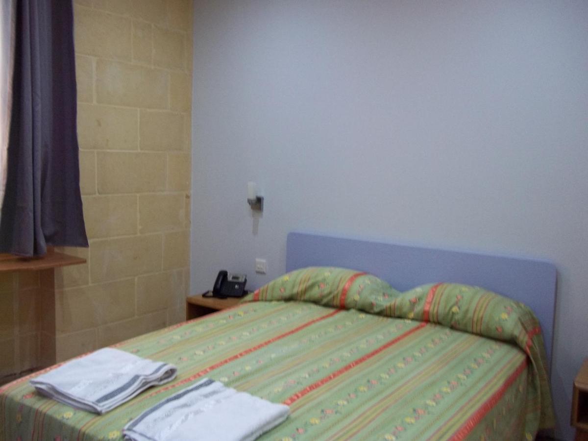 Country Inn Sannat Zewnętrze zdjęcie