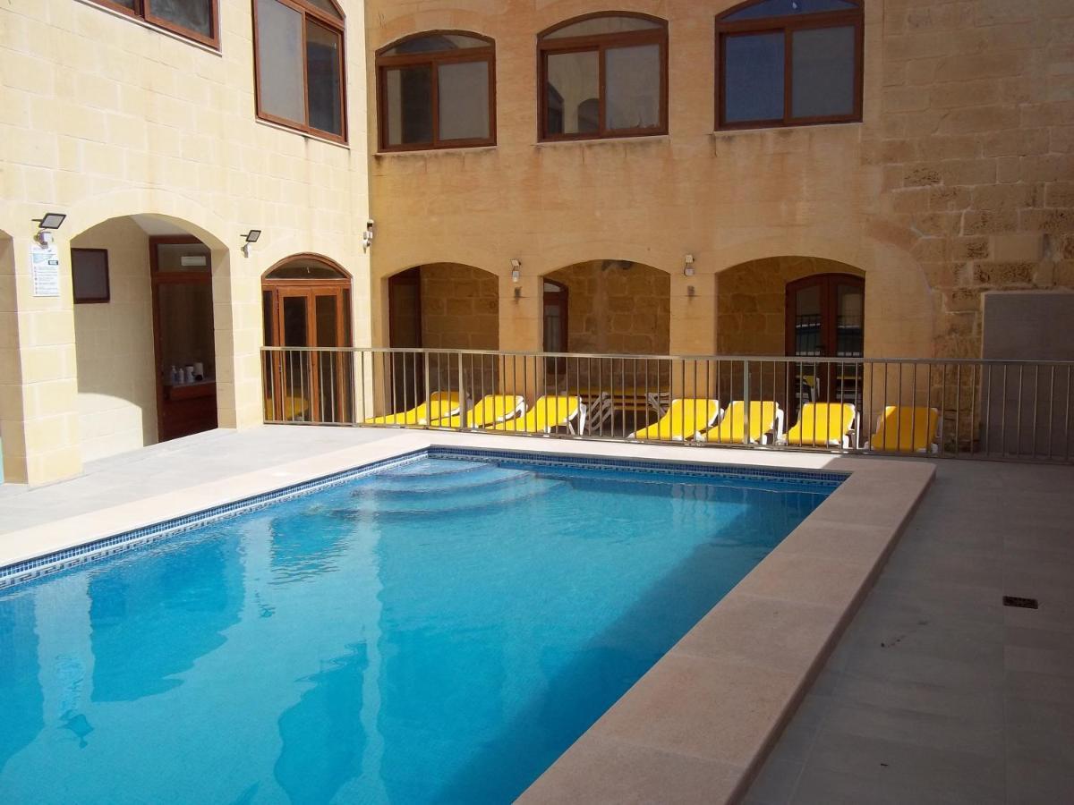 Country Inn Sannat Zewnętrze zdjęcie