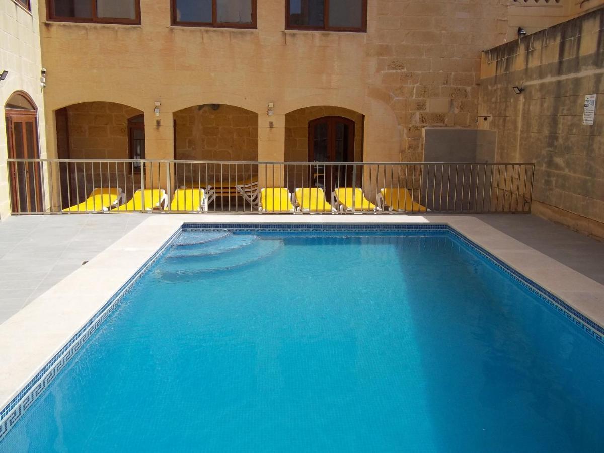 Country Inn Sannat Zewnętrze zdjęcie