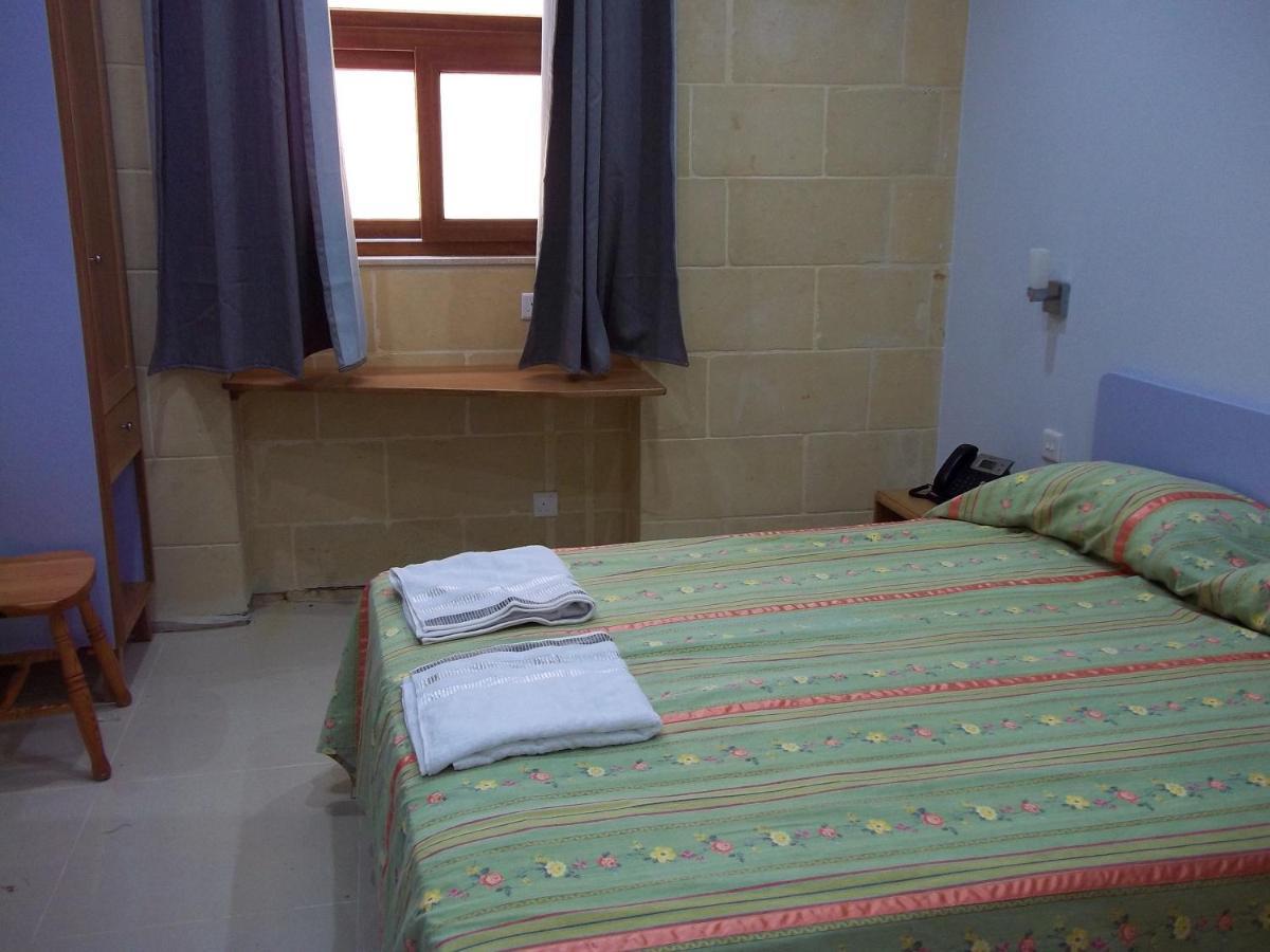 Country Inn Sannat Zewnętrze zdjęcie