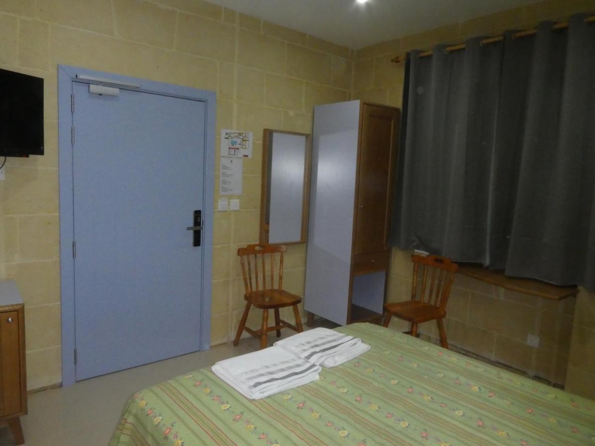 Country Inn Sannat Zewnętrze zdjęcie